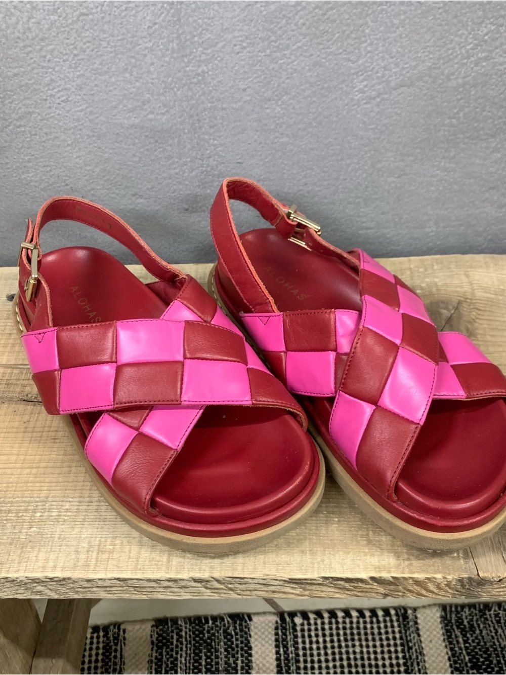 Alohas Marshmallow Scacchi leather sandals checkered pink and red leather